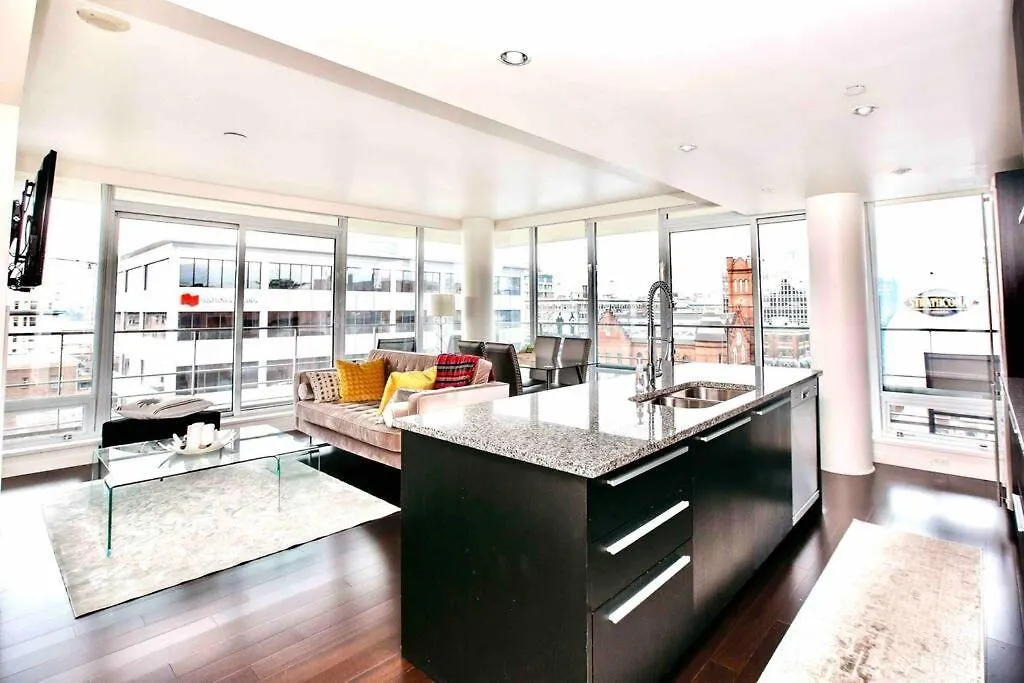 Victoria'S Best Location 2 Bedroom Luxe Condo Canada