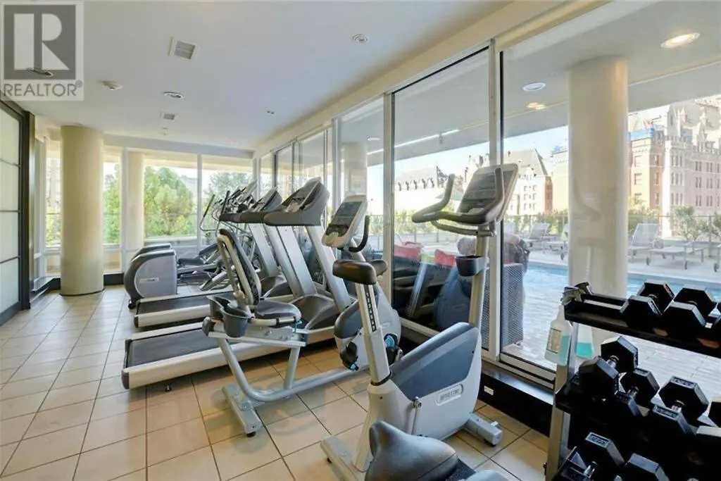 Victoria'S Best Location 2 Bedroom Luxe Condo