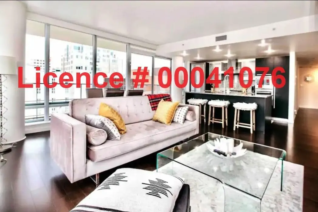 Victoria'S Best Location 2 Bedroom Luxe Condo Victoria